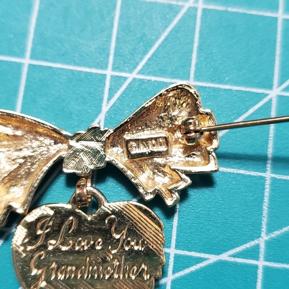 Vintage Avon "I Love You Grandmother" Bow and Heart Pin - Picture 9 of 9